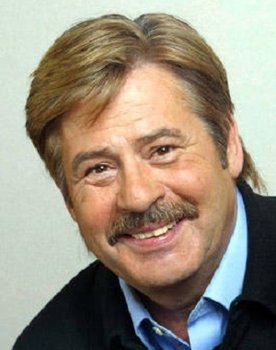 Jörg Draeger as Host