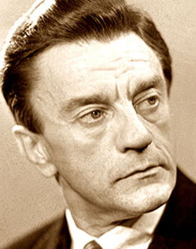 Nikolai Shavykin as Евграф Илларионович Ежевикин