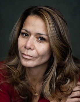 Michelle Mazza as Governor Abril Reyes