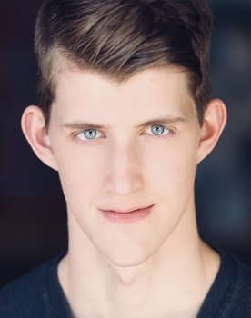 Trevor Newlin as Xenomorph