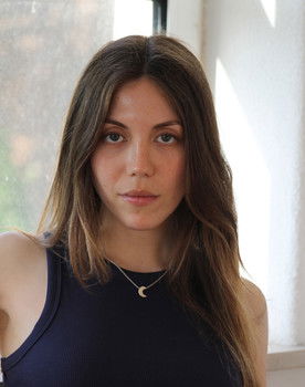Sofia Nogueiro as Leonor