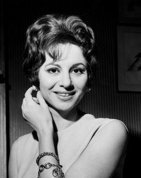 Faten Hamama as 