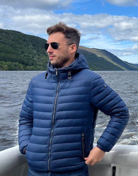 Víctor Herrera Calvo as Extra