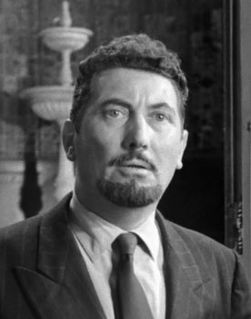 Jean-Jacques Delbo as Mr Francis, le souteneur de Mlle Greta