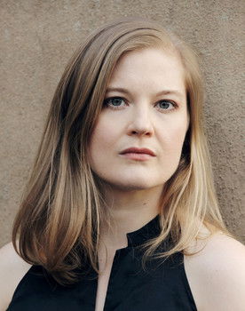 Anna Döing as Maria