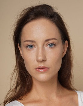 Anna Masalskaya as Wife