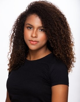 Núbia Maurício as Maria