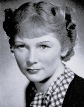 Carsta Löck as Wanda Merian - Kunstgewerblerin