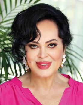 Türkan Şoray as Suna