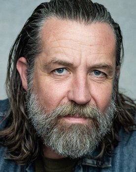 Ferdy Roberts as Owen Appleton