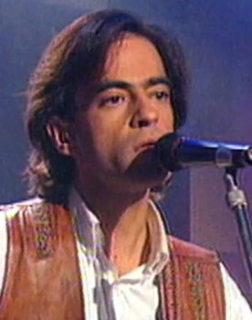 Enrique Urquijo as Self