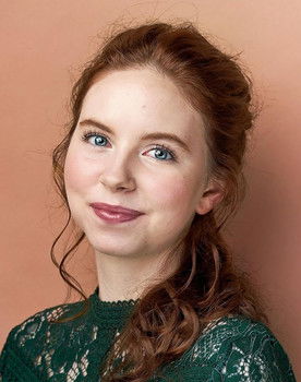 Reese Fast as Lauren