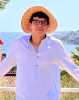 Andrej Tomin as Himself