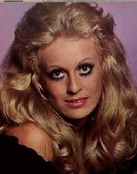 Darlene Glória as Ana