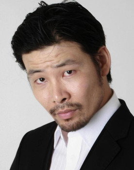 Kim Jin-man as Bearded Worker at Solar Paper