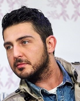 Mohammad Reza Ghaffari as Reza