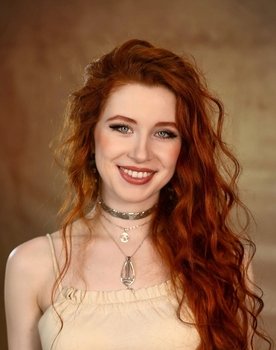 Patty Gurdy as Drehleier, Gesang