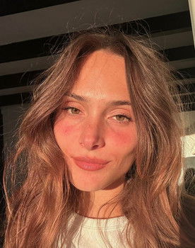 Amandine Peda as Hanna Belamita