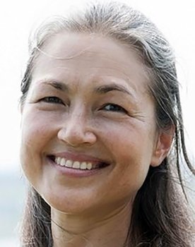 Julia Yermakov as Eleanor