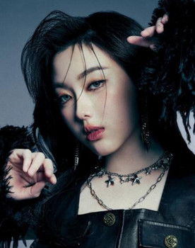 Korranid Laosubinprasoet as Pim