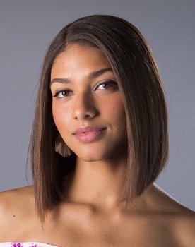 Raquel Sampaio as Irmã Glória Fortunato