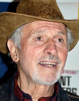 Michael Forest as Bastianazzo (as Michael Forrest)