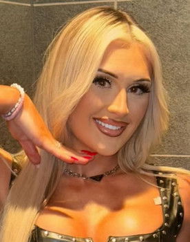 Jessica Woynilko as Tiffany Stratton