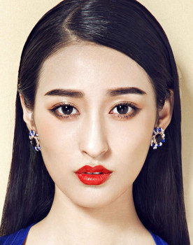 Wang Yisu as Woman Secretary