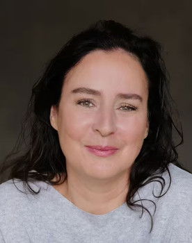 Katrin Heller as Isabel Fröbe