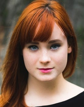 Emelia Hellman as Bangs