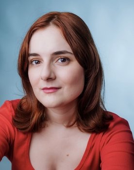 Sharon Sibyl Gatt as Siona