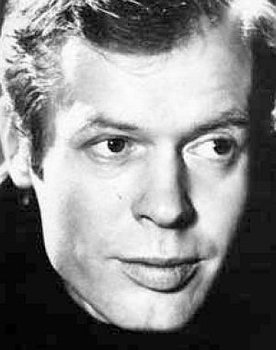 Boris Gusakov as Krasnukhin (khudozhnik)