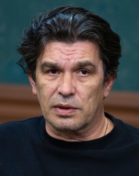Yuri Kasparyan as Юрий Каспарян