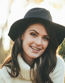 Amelia Roma as Geneviève