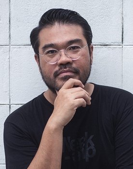 Wiwat Lertwiwatwongsa as Self