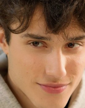 Riccardo Fiorio as Federico