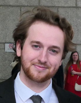 Matthew Vivian as Grebulon