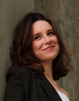 Gillian Ficarra as Beverly