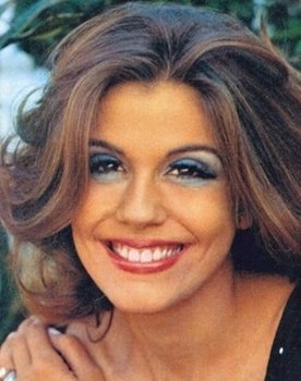 Sandra Bréa as Fátima