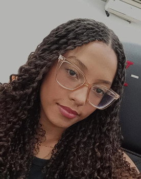 Pamela Nunes as Protagonista