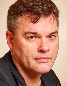 Evgeniy Dyatlov as Tseplyaev, ofitser shtaba