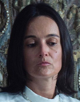 Alejandra Colom as Periodista