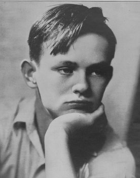 Eddie Buzard as Copy Boy