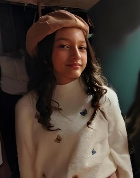 Luna Ruíz as Amaranta Buendía as a child