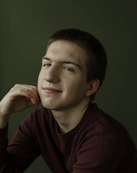 David Robitaille as Harvard Student (Uncredited)