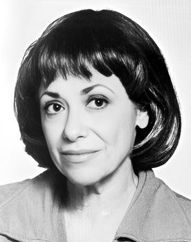 Naomi Stevens as Mrs. Mildred Dreyfuss