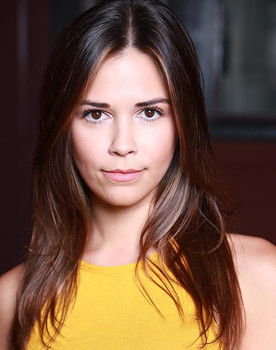 Erica Souza as Violet