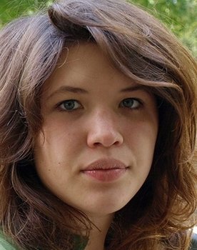 Antonia Putiloff as BKA Hacker