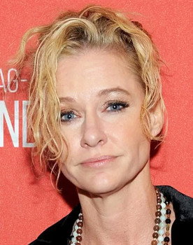 Shelby Lynne as Carrie Cash