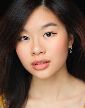 Natalie Jenq as Lia Nguyen